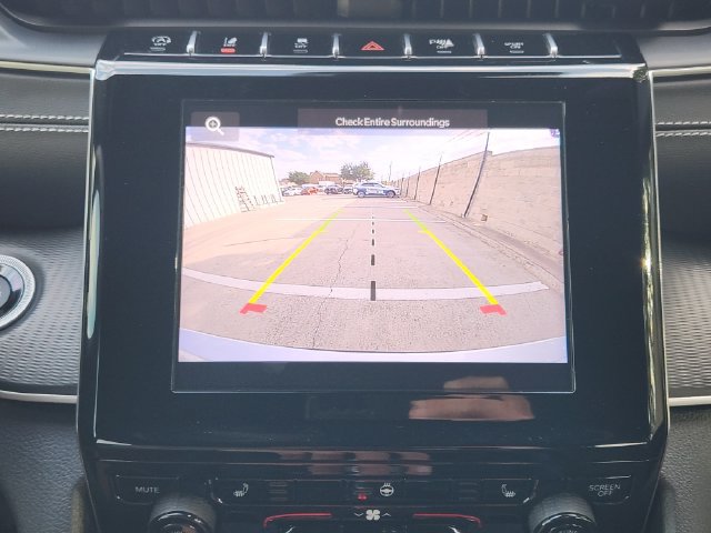 Used 2023 Jeep Grand Cherokee L Laredo RWD image 6