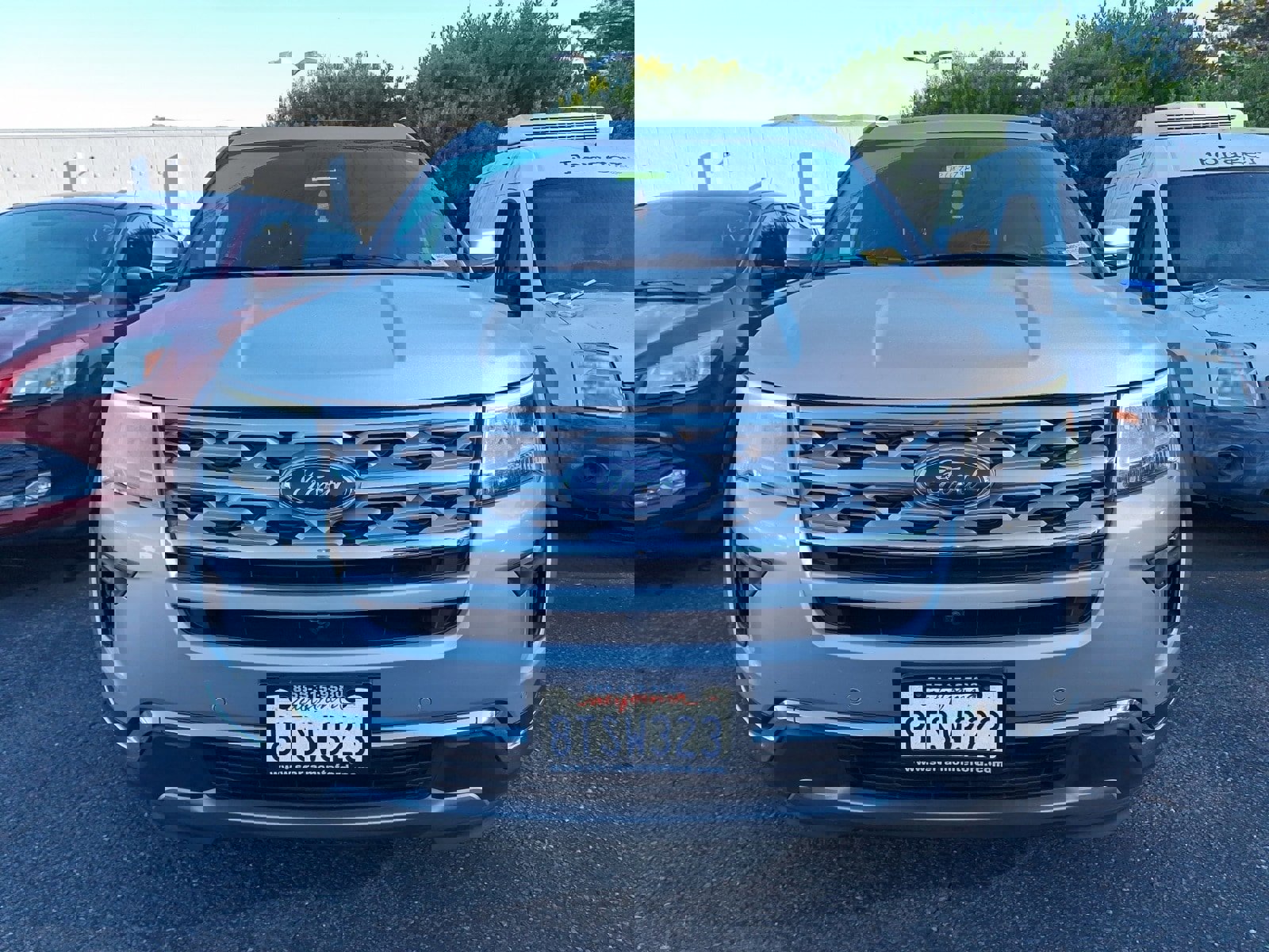 Used 2019 Ford Explorer Limited w/ Class III Trailer Tow Package image 2