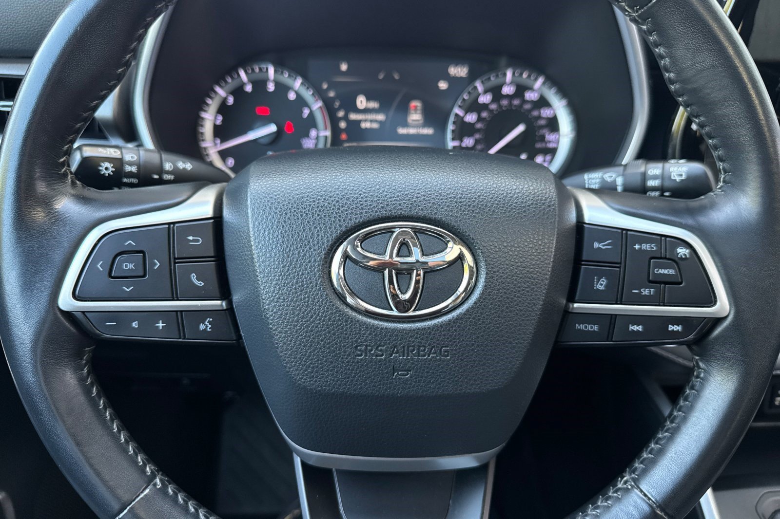 Used 2022 Toyota Highlander XLE FWD image 10