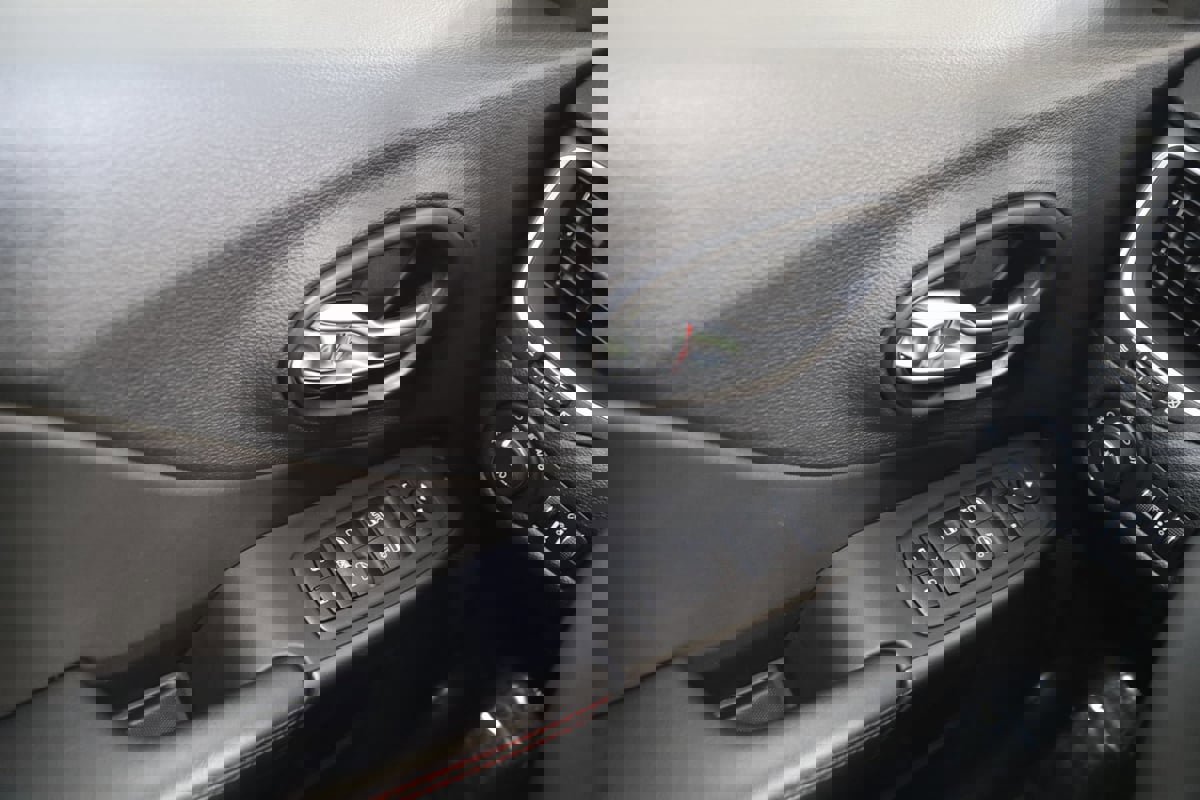 Used 2022 Jeep Cherokee Trailhawk w/ Comfort/Convenience Group image 29