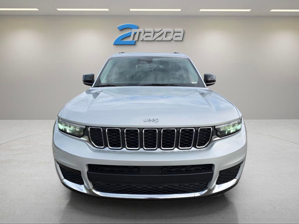 Used 2023 Jeep Grand Cherokee L Laredo image 8