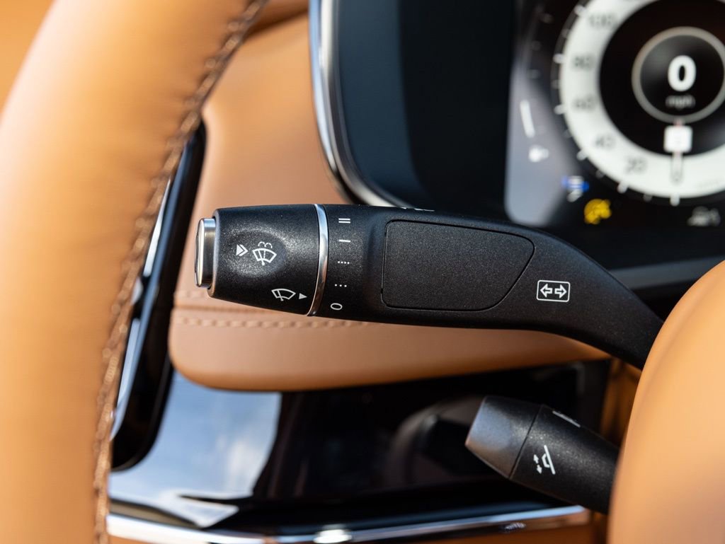 New 2026 Aston Martin DBX 707 image 33