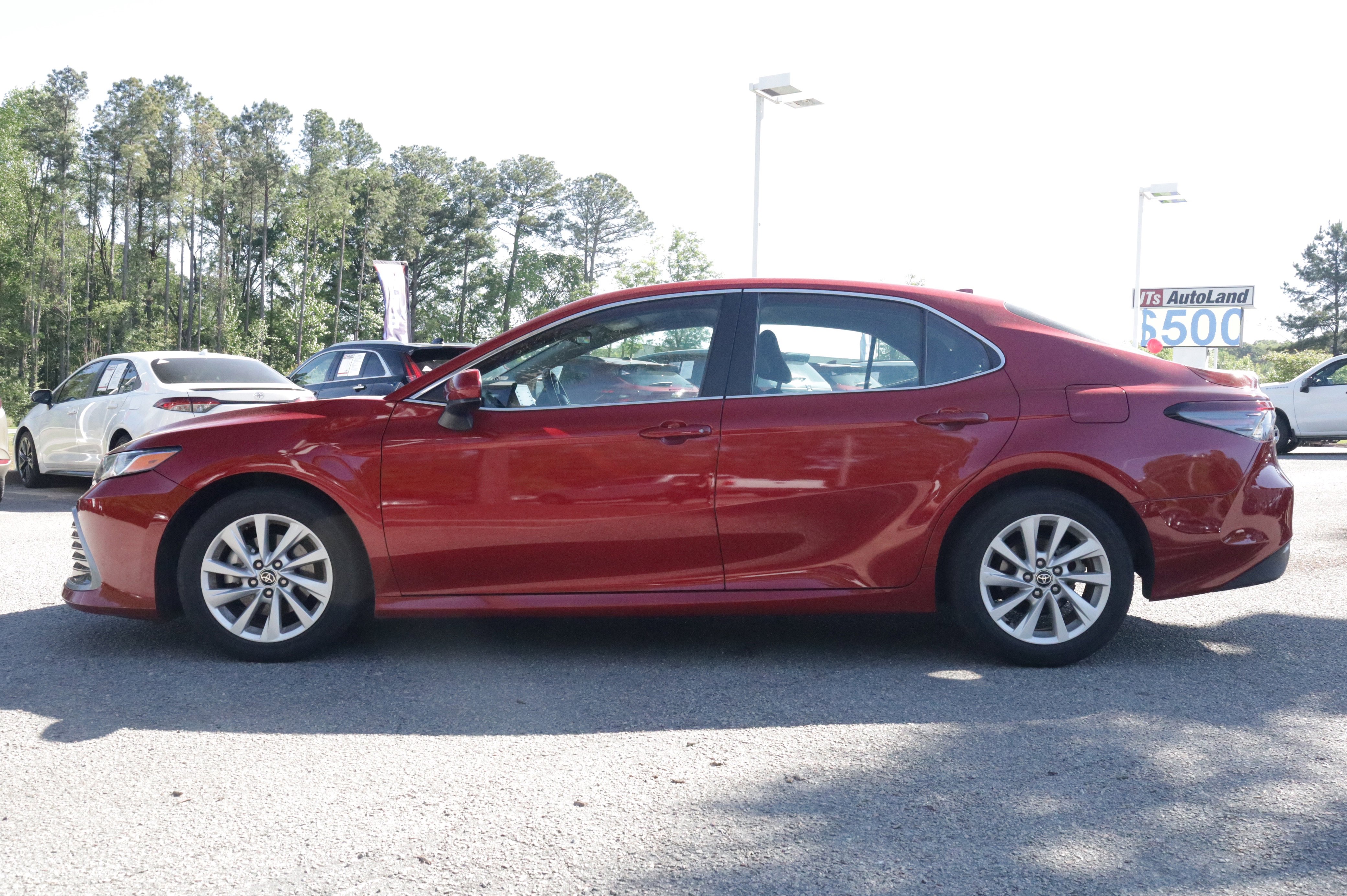 Used 2024 Toyota Camry LE FWD image 2