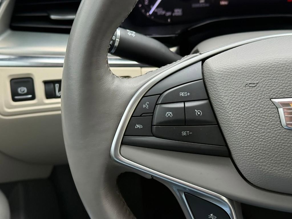 Used 2017 Cadillac XT5 Luxury w/ Driver Awareness Package FWD image 20