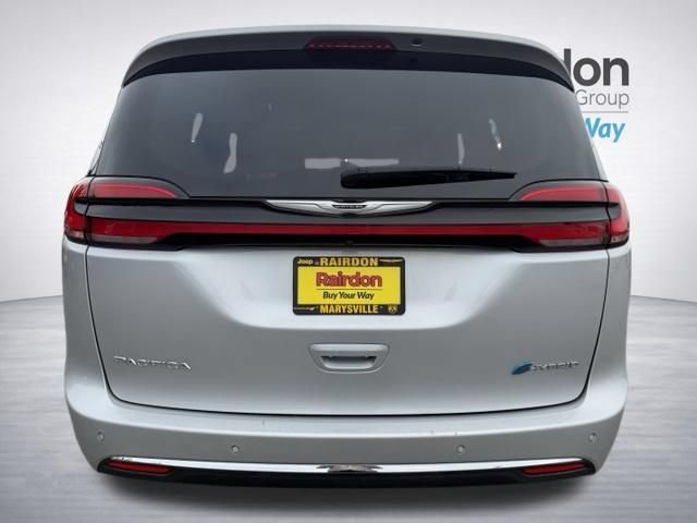 Used 2024 Chrysler Pacifica Limited FWD image 6