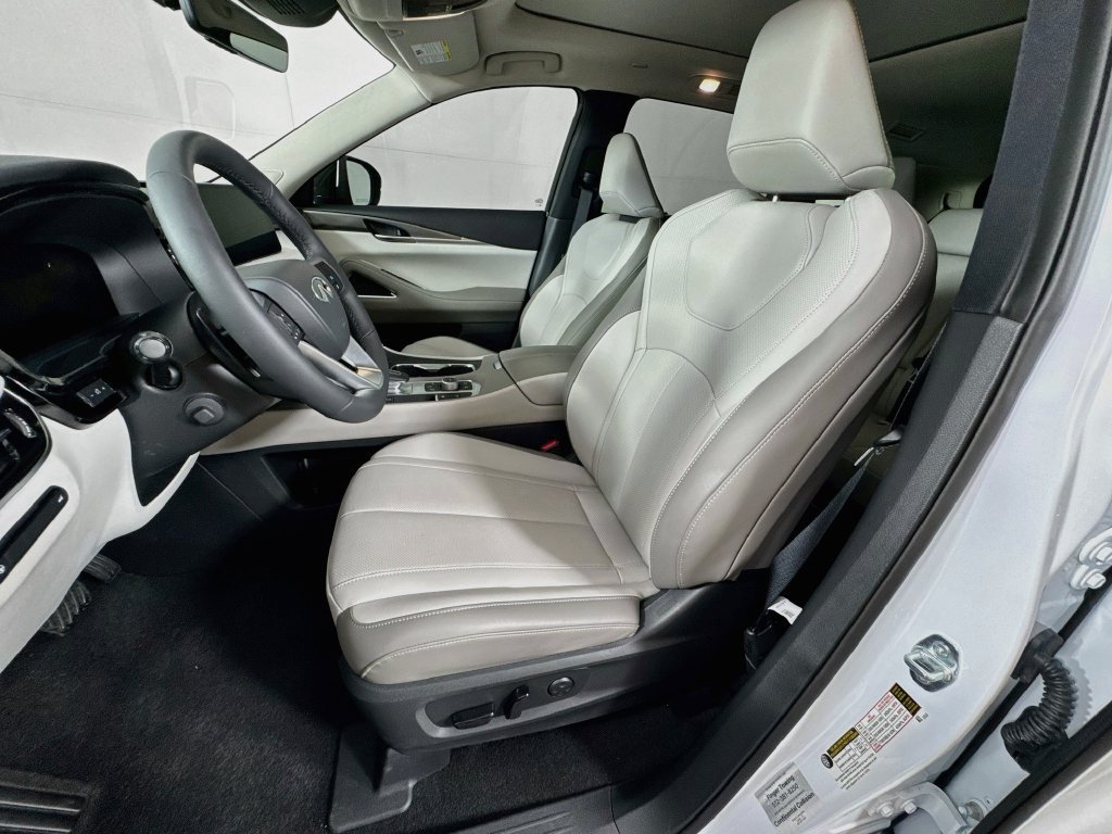 Certified 2027 INFINITI QX60 Luxe w/ Family Package FWD image 28