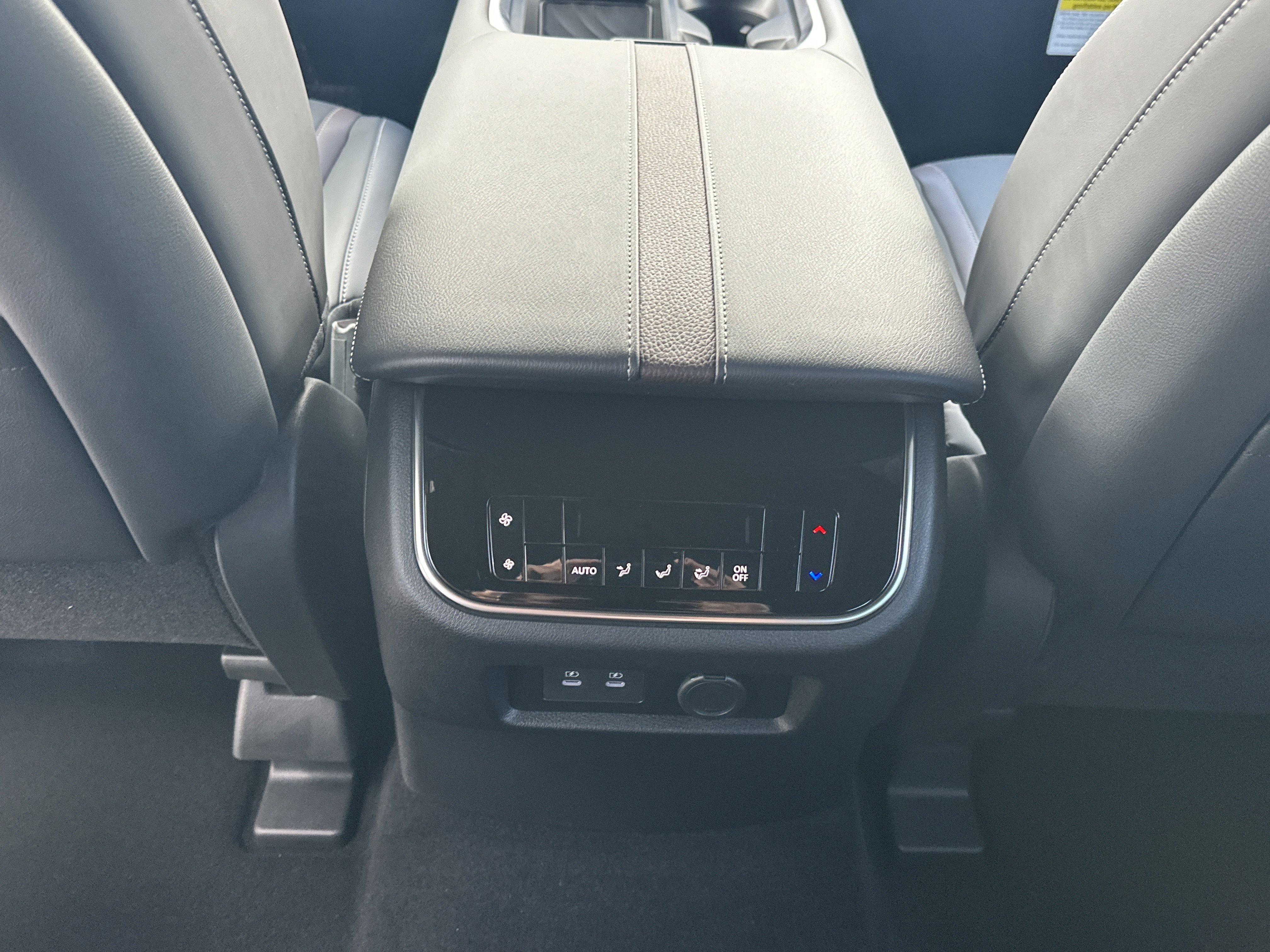 New 2026 Nissan Armada SL w/ Captain's Chari Seat Package image 10