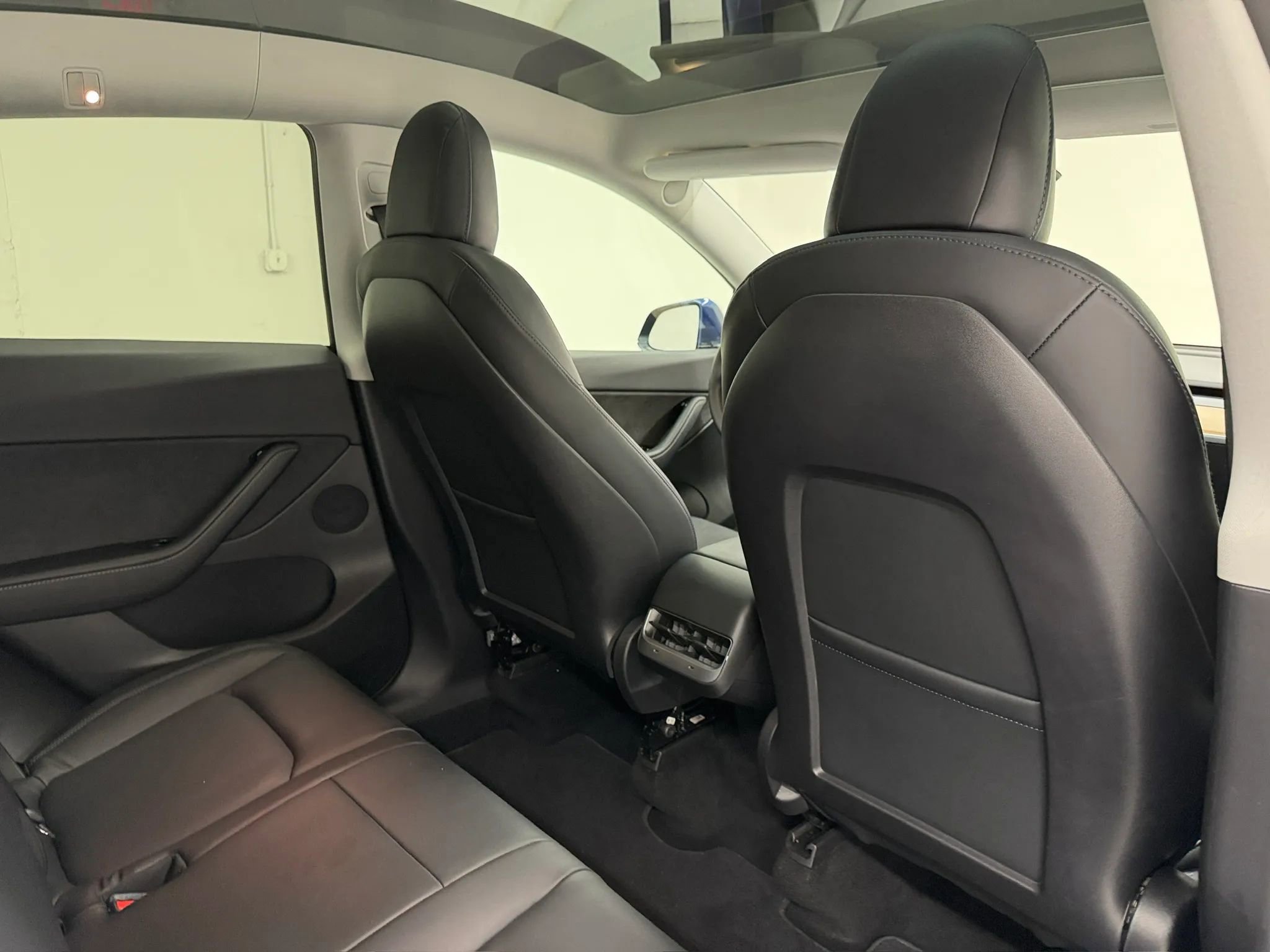 Used 2020 Tesla Model Y Long Range AWD/4WD image 14