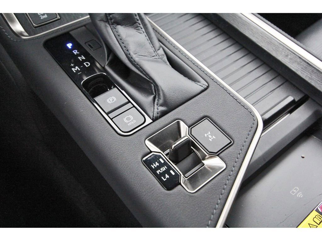 Used 2024 Lexus GX 550 w/ Accessory Package (2T) AWD/4WD image 29