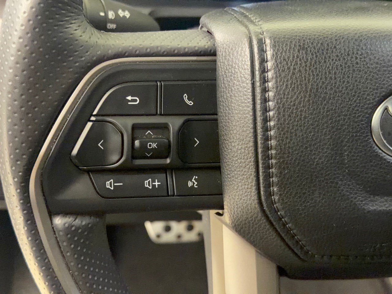 Used 2025 Toyota 4Runner TRD Sport AWD/4WD image 18