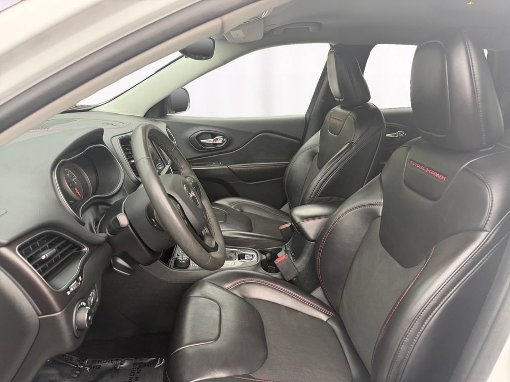 Used 2022 Jeep Cherokee Trailhawk AWD/4WD image 9