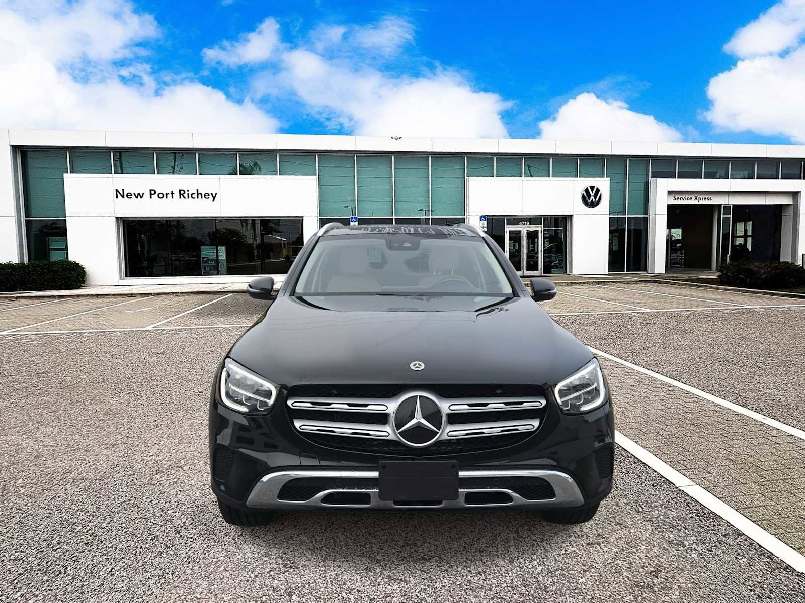 Used 2022 Mercedes-Benz GLC 300 4MATIC image 3