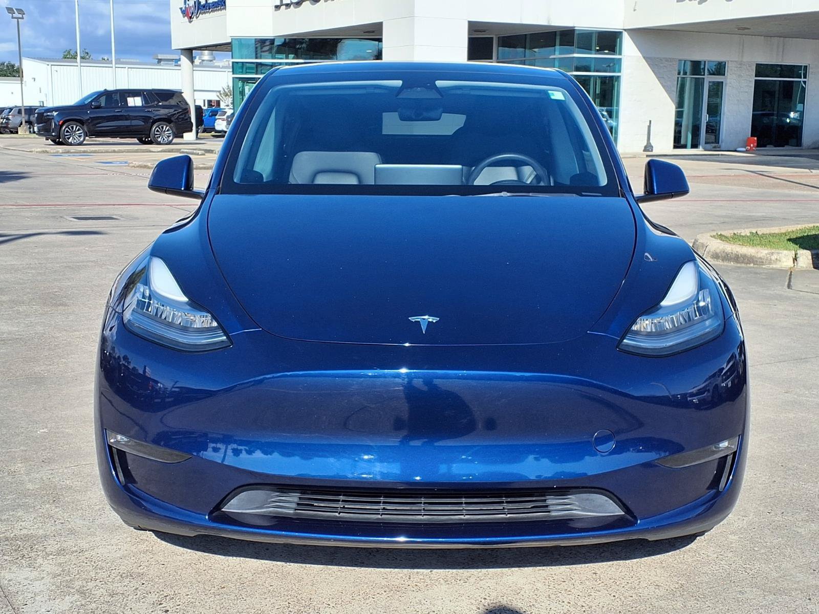 Used 2023 Tesla Model Y Long Range AWD/4WD image 2