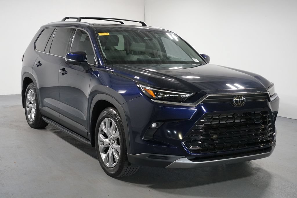 Certified 2025 Toyota Grand Highlander FWD image 3