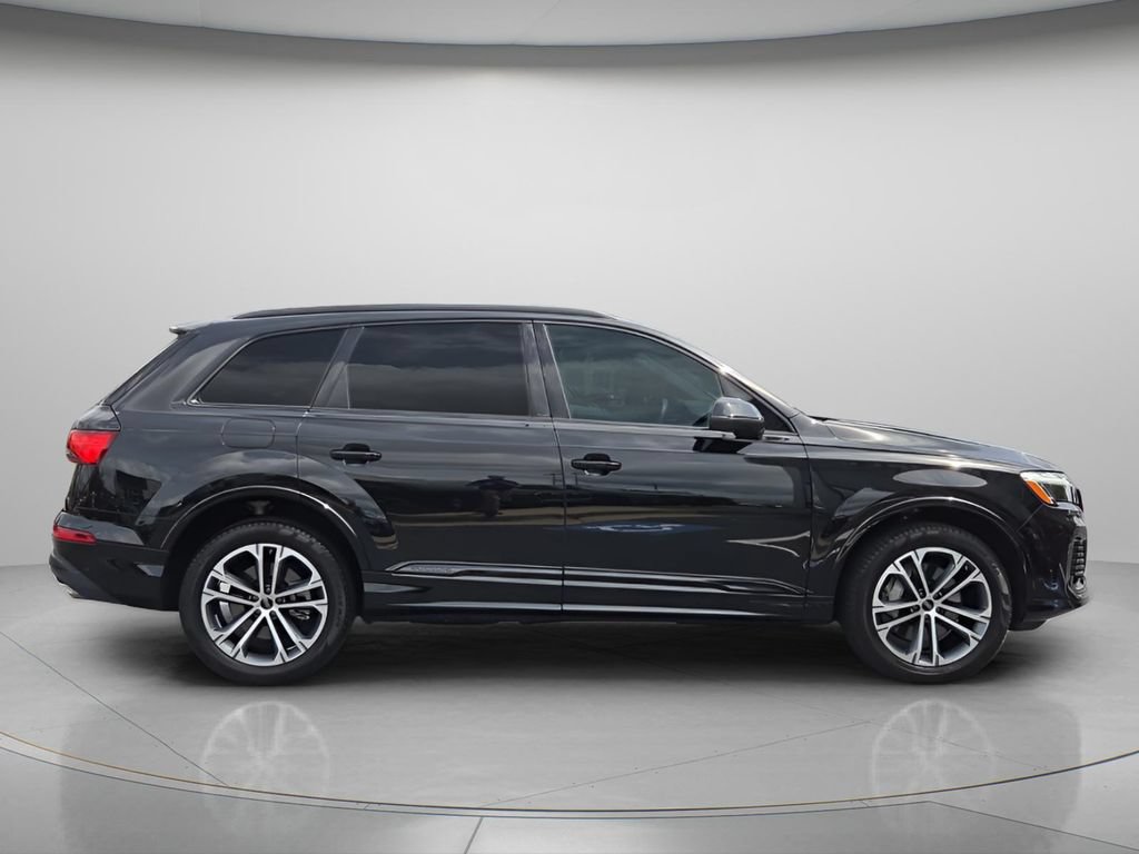 Certified 2025 Audi Q7 2.0T Premium Plus w/ Premium Plus Package AWD/4WD image 8