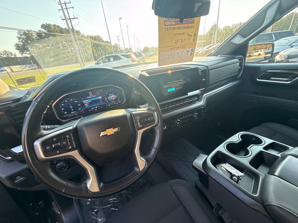 Used 2023 Chevrolet Silverado 1500 LT w/ Protection Package AWD/4WD image 16