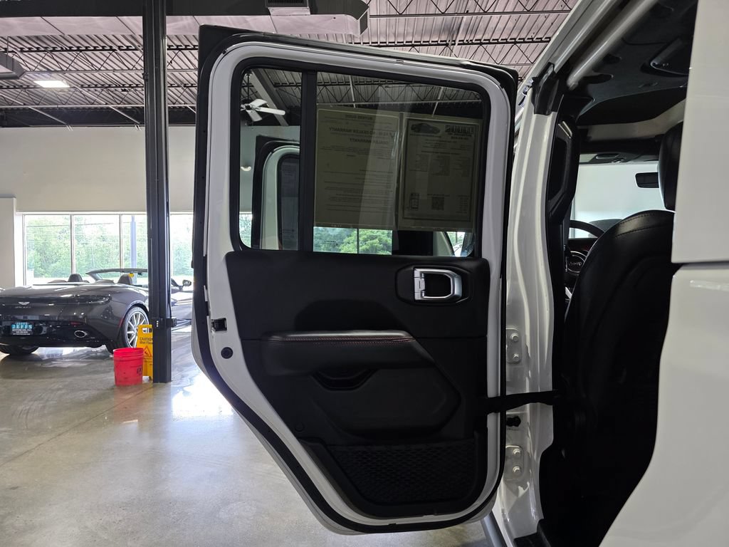 Used 2023 Jeep Gladiator Rubicon w/ LED Lighting Group AWD/4WD image 16
