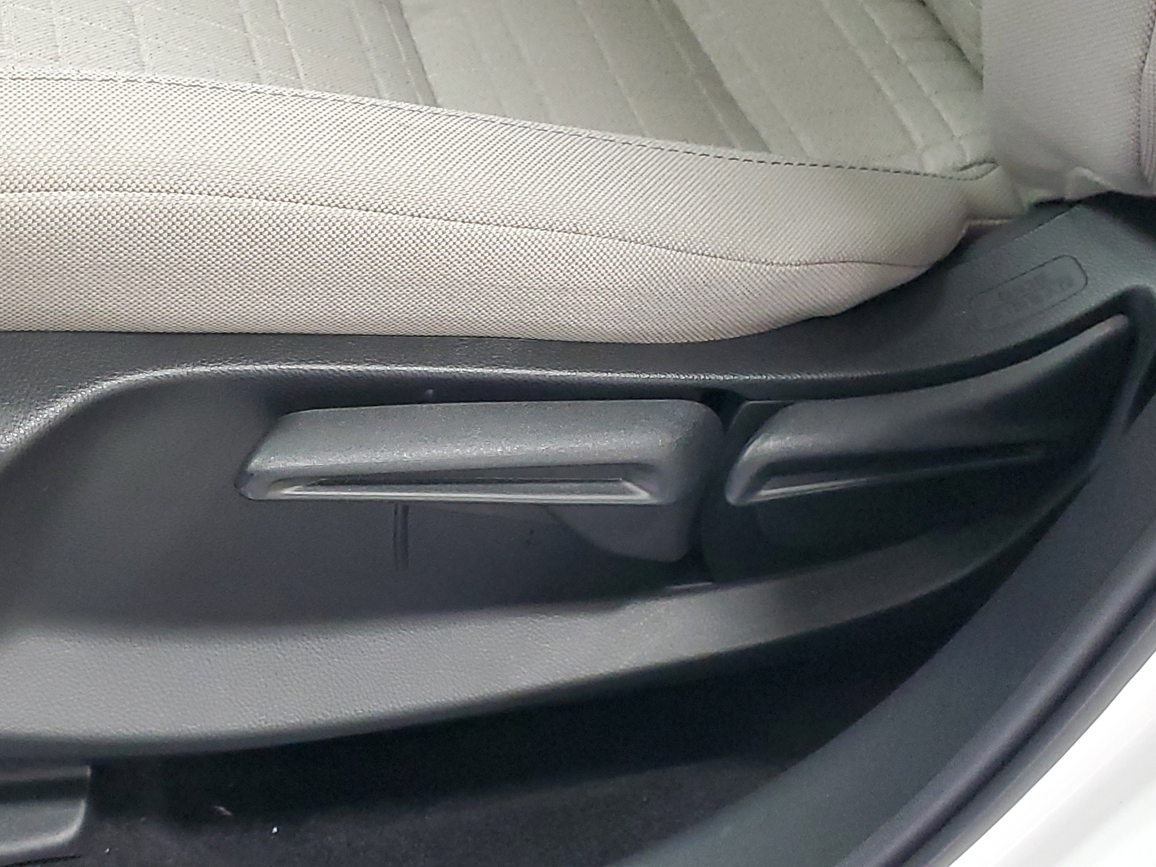 Used 2025 Honda HR-V LX image 18
