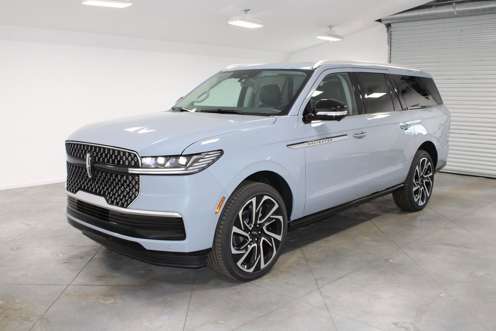 New 2026 Lincoln Navigator L Reserve image 3
