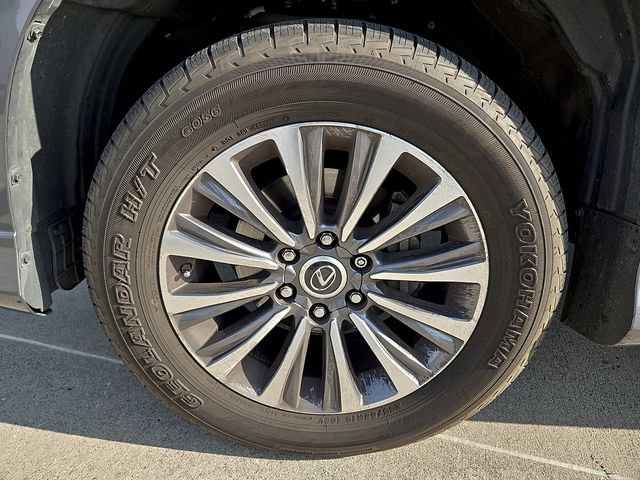 Used 2023 Lexus GX 460 Luxury w/ Accessory Package image 9