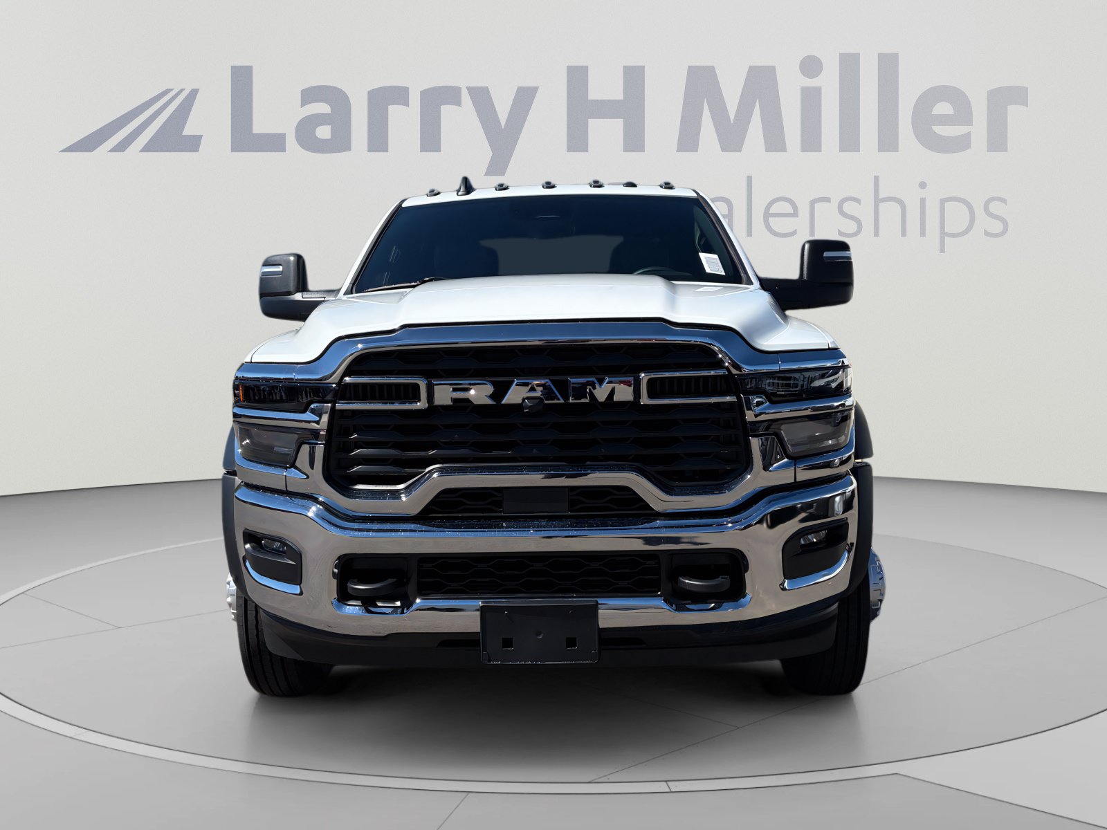 New 2027 RAM 5500 Tradesman w/ Chrome Appearance Group AWD/4WD image 8