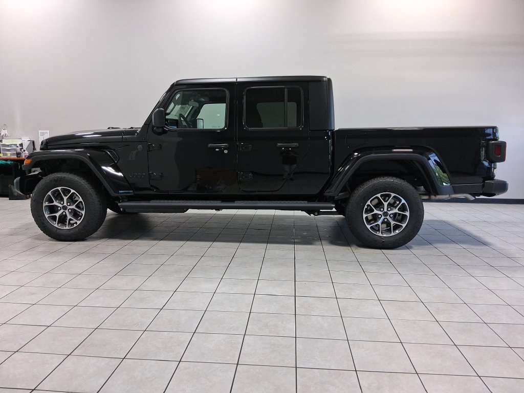 New 2026 Jeep Gladiator Sport AWD/4WD image 5