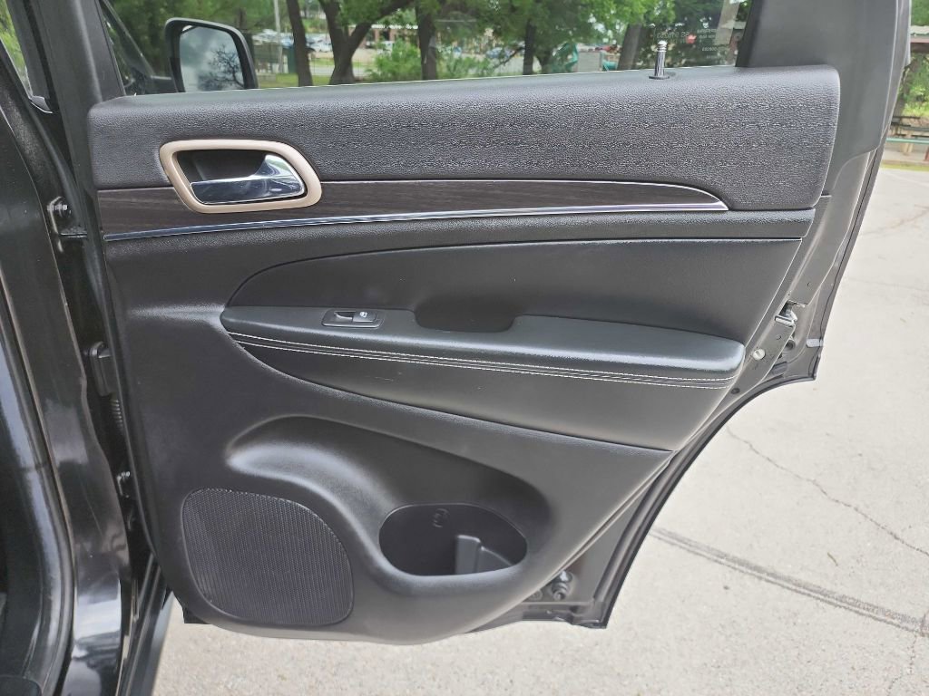 Used 2014 Jeep Grand Cherokee Limited image 27