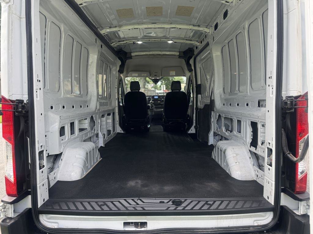 Used 2024 Ford Transit 250 148 Medium Roof AWD image 13