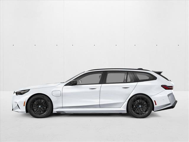 New 2027 BMW M5 Touring AWD/4WD image 3