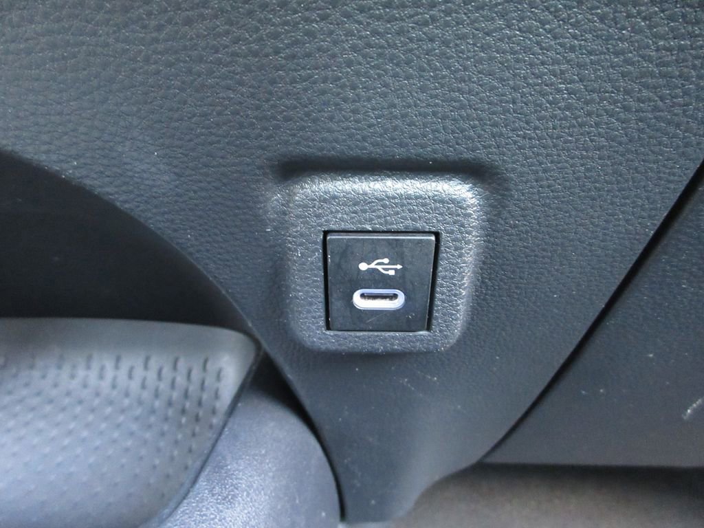 Used 2023 Toyota Corolla LE image 28