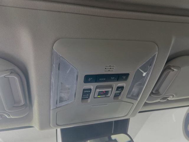 Used 2023 Toyota RAV4 XLE Premium image 19