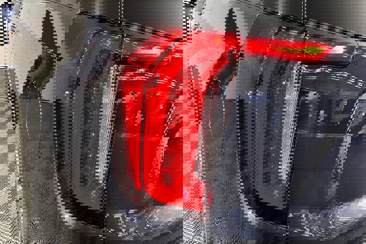 Used 2023 GMC Yukon Denali Ultimate AWD/4WD image 28