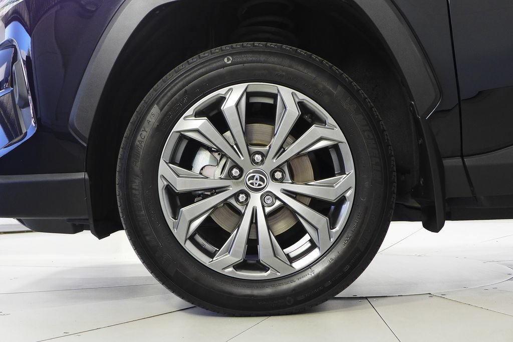 Used 2023 Toyota RAV4 Limited AWD/4WD image 5