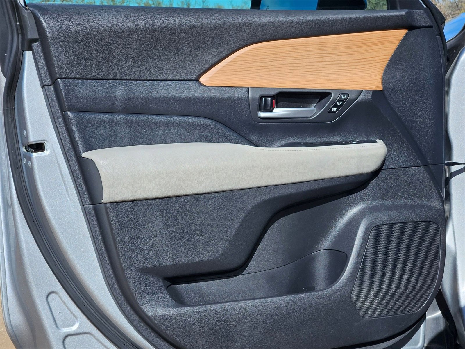 Used 2024 Toyota Grand Highlander Platinum image 11