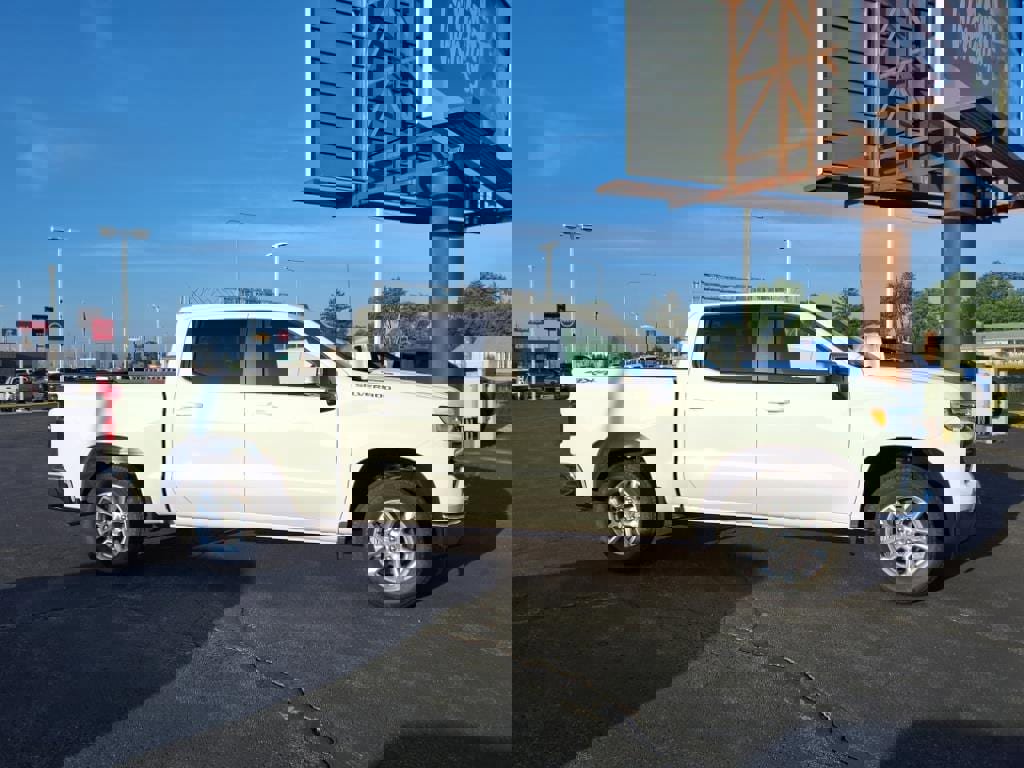 New 2025 Chevrolet Silverado 1500 LT AWD/4WD image 2