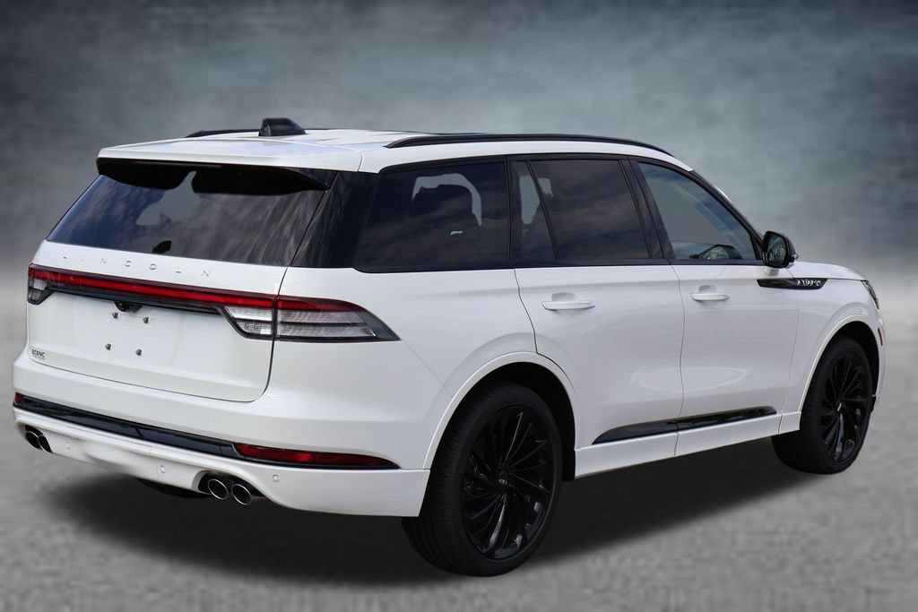 New 2027 Lincoln Aviator Reserve AWD/4WD image 3