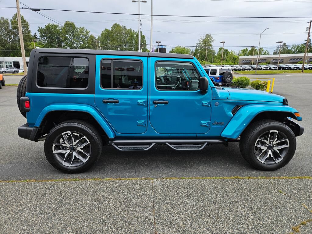 Used 2024 Jeep Wrangler Unlimited AWD/4WD image 6