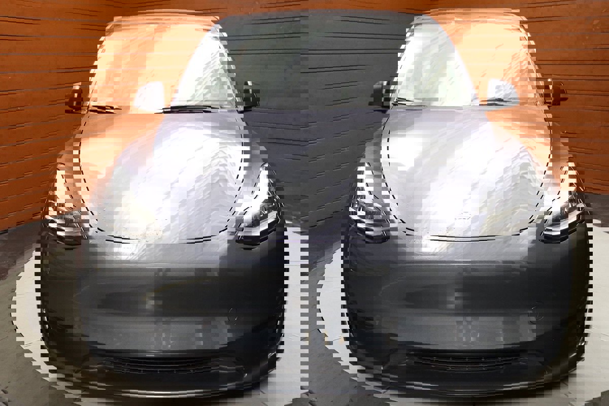 Used 2023 Tesla Model Y Long Range image 2