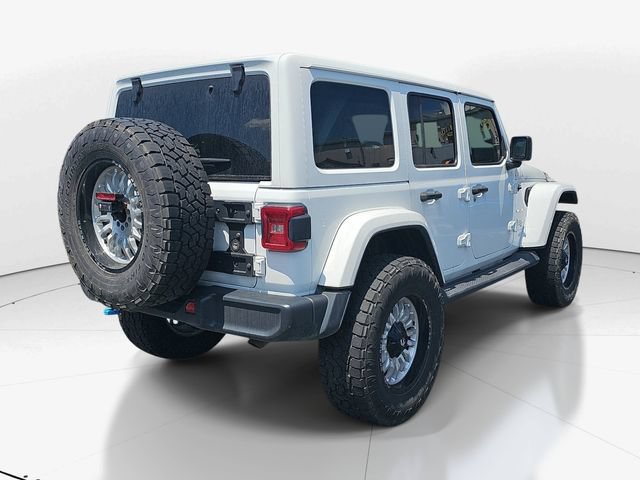 Used 2023 Jeep Wrangler Unlimited Sahara w/ Cold Weather Group AWD/4WD image 3