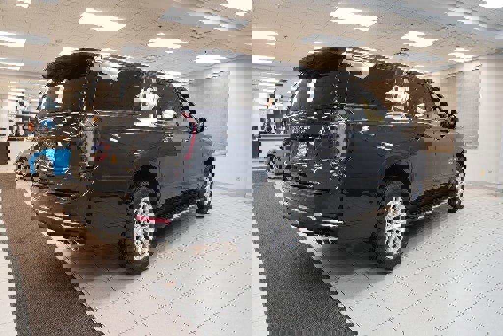 New 2025 Chevrolet Suburban Premier image 16