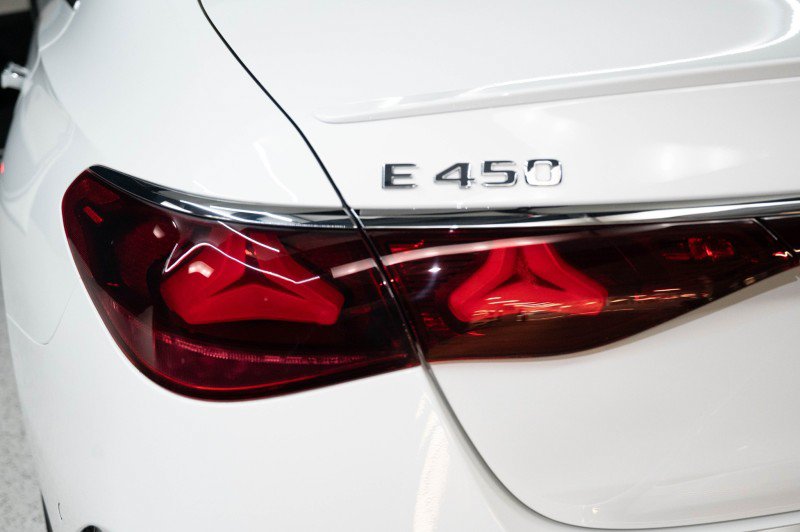 New 2027 Mercedes-Benz E 450 4MATIC Sedan image 9