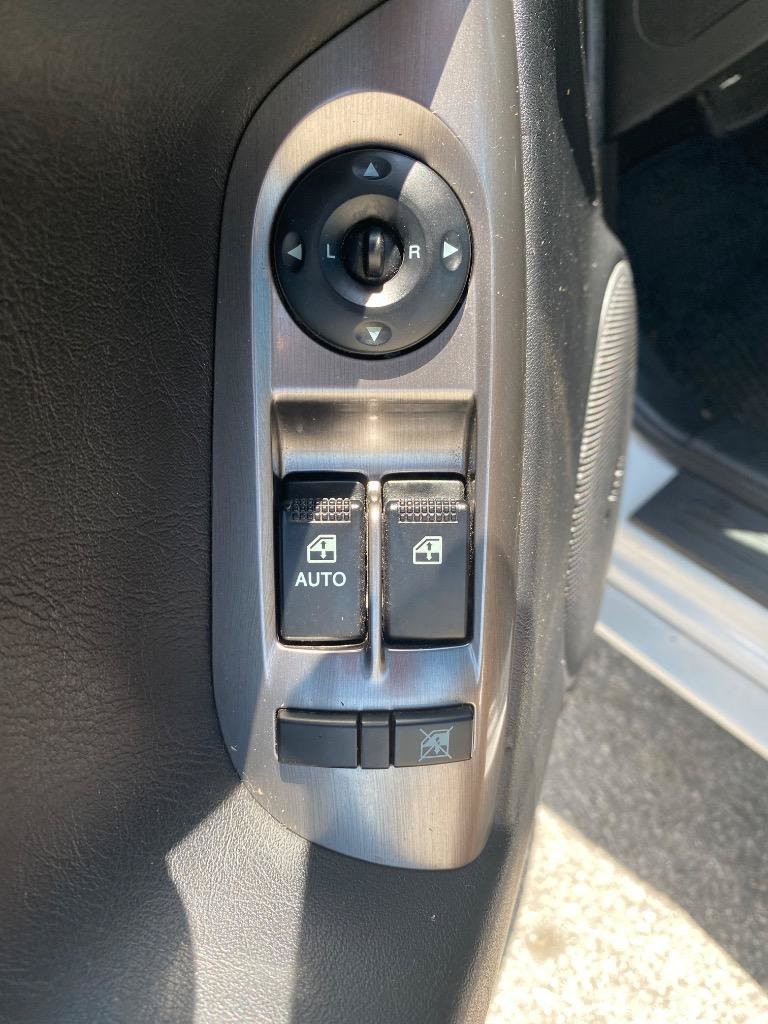Used 2004 Hyundai Tiburon GT FWD image 36