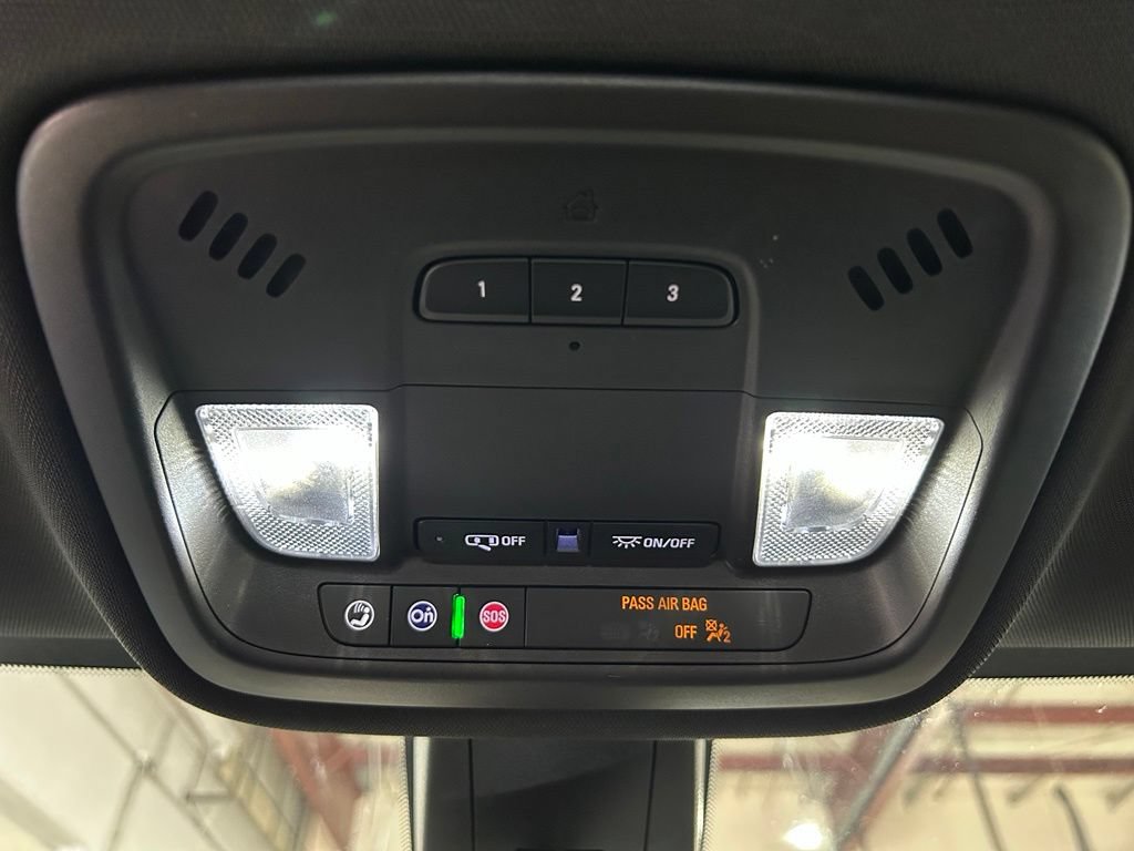 Used 2023 Chevrolet Traverse LT AWD/4WD image 37