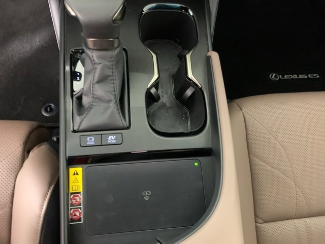 Used 2025 Lexus ES 300h w/ Accessory Package (Z2) image 29