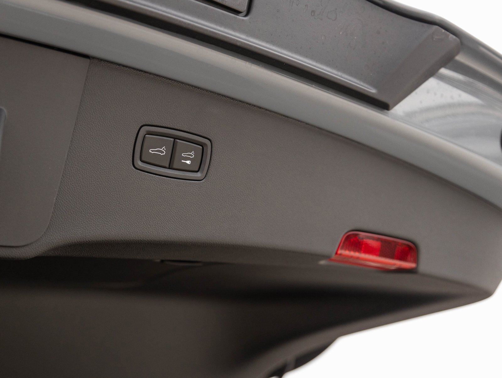 Certified 2026 Porsche Cayenne Coupe image 31