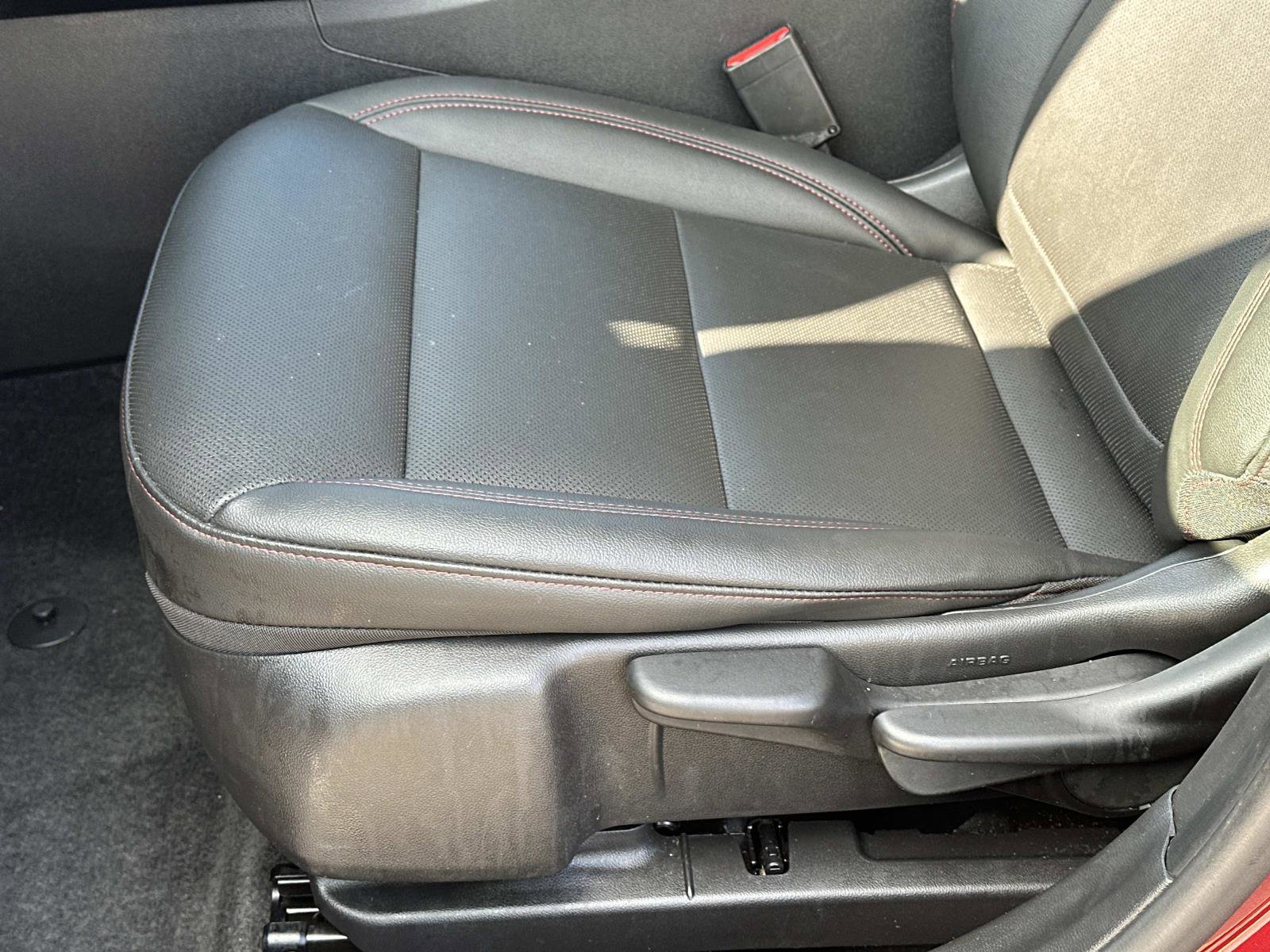 Certified 2025 Chevrolet Trax RS w/ Sunroof Package image 16