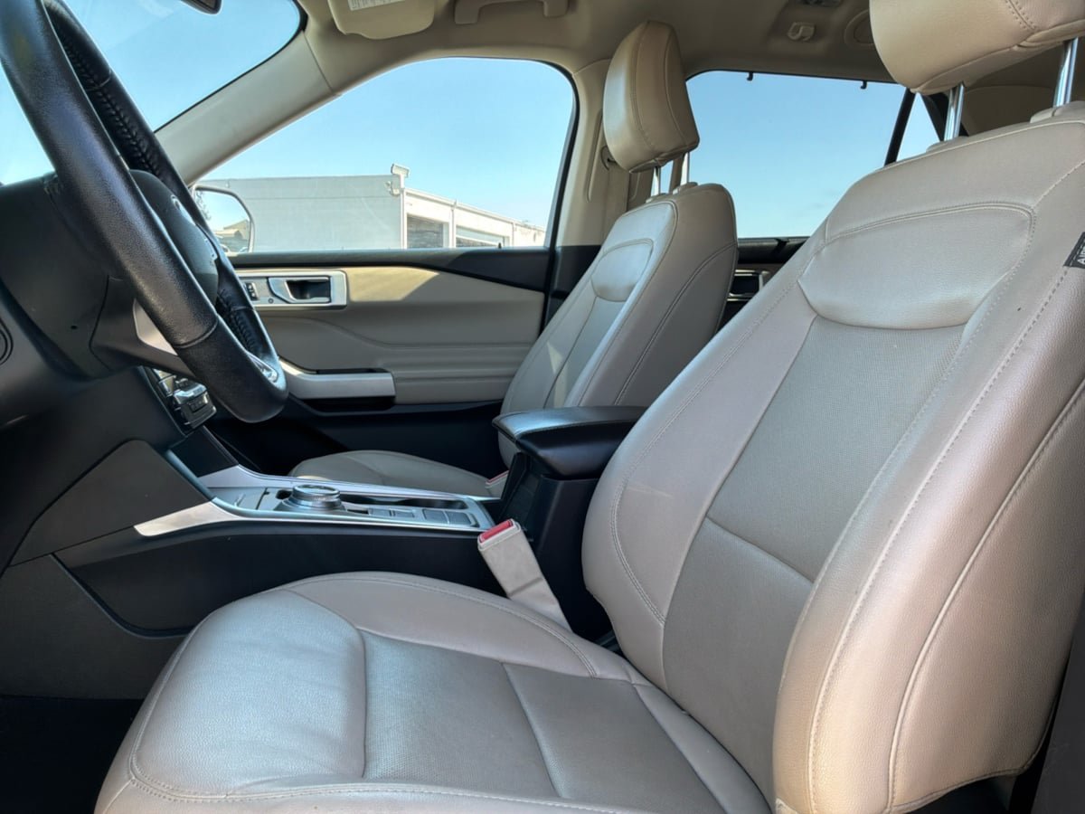 Used 2021 Ford Explorer Limited w/ Equipment Group 301A RWD image 18