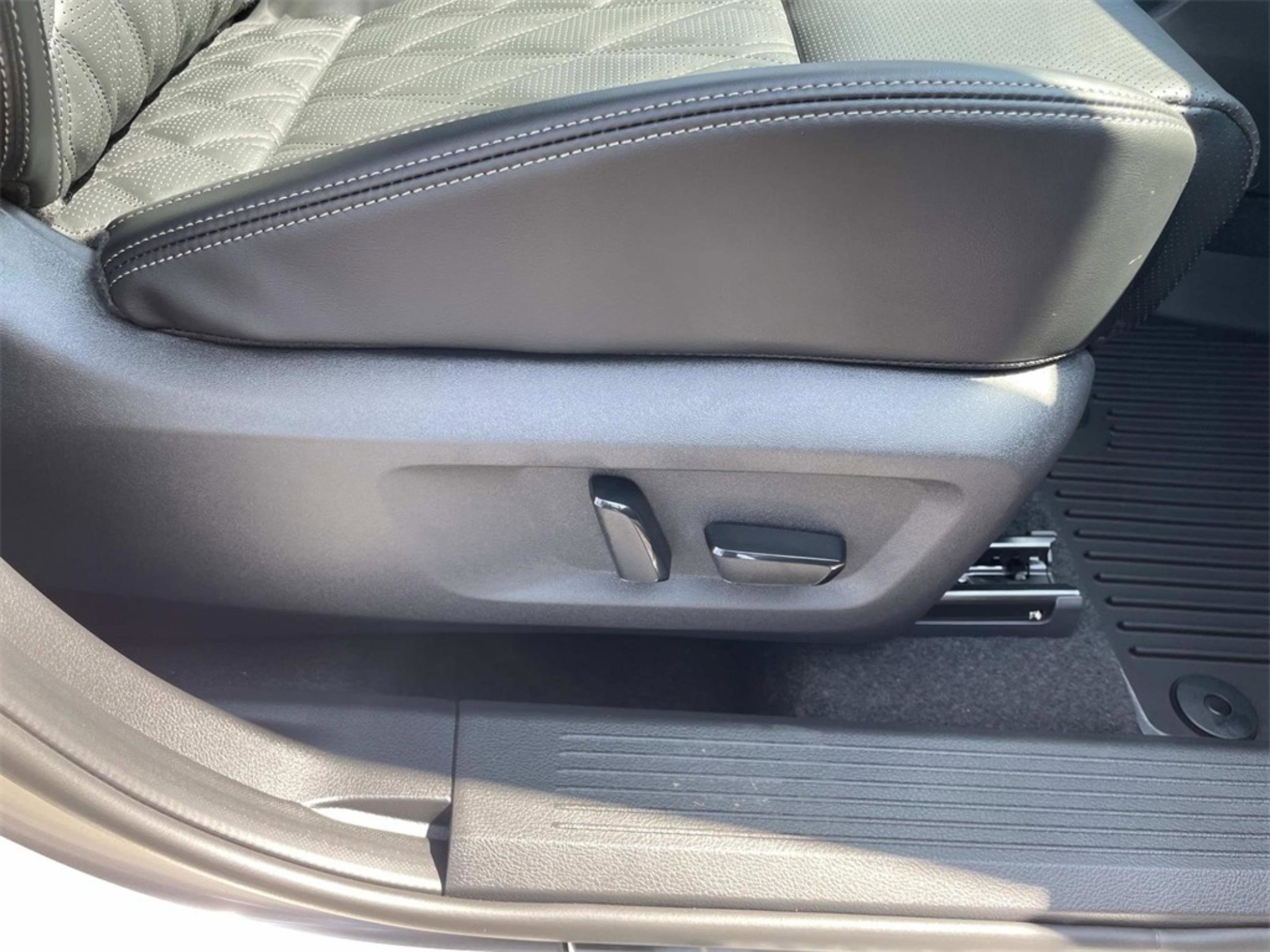 New 2026 Nissan Rogue Platinum image 29