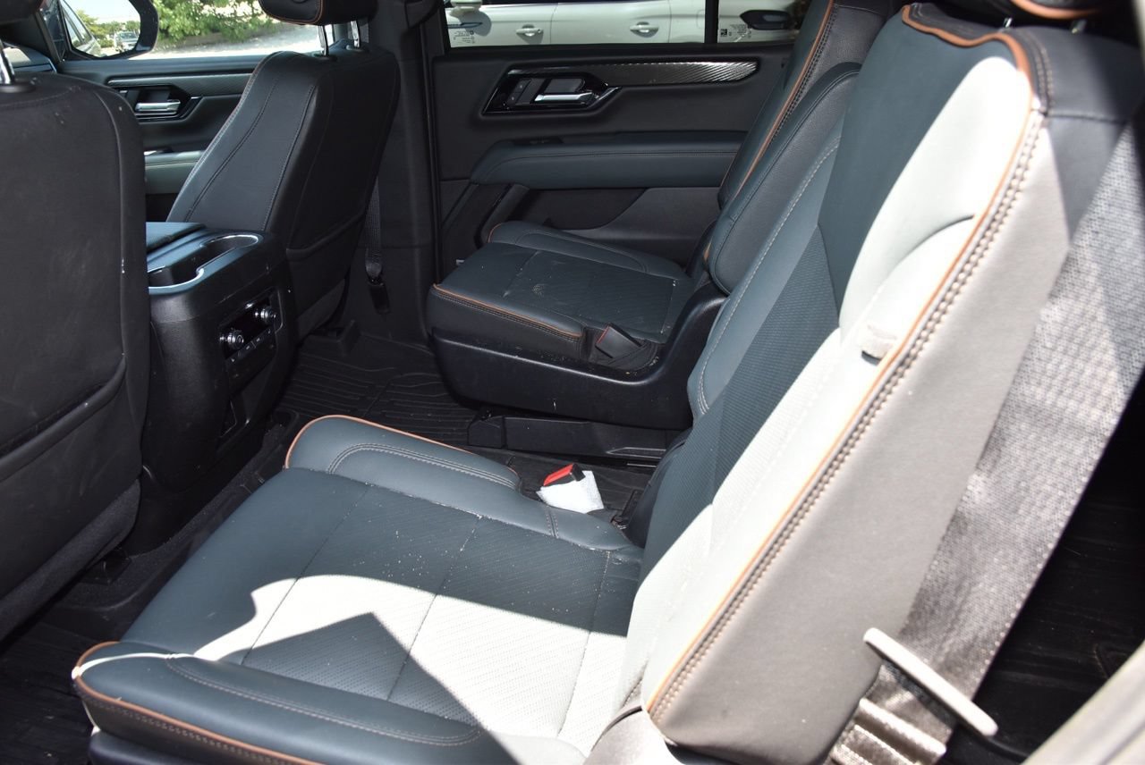 Used 2025 GMC Yukon AT4 w/ AT4 Premium Package AWD/4WD image 11