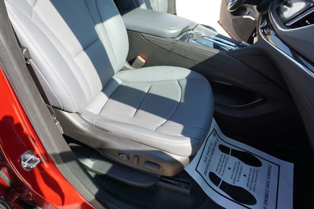 Used 2024 Buick Enclave Essence AWD/4WD image 26